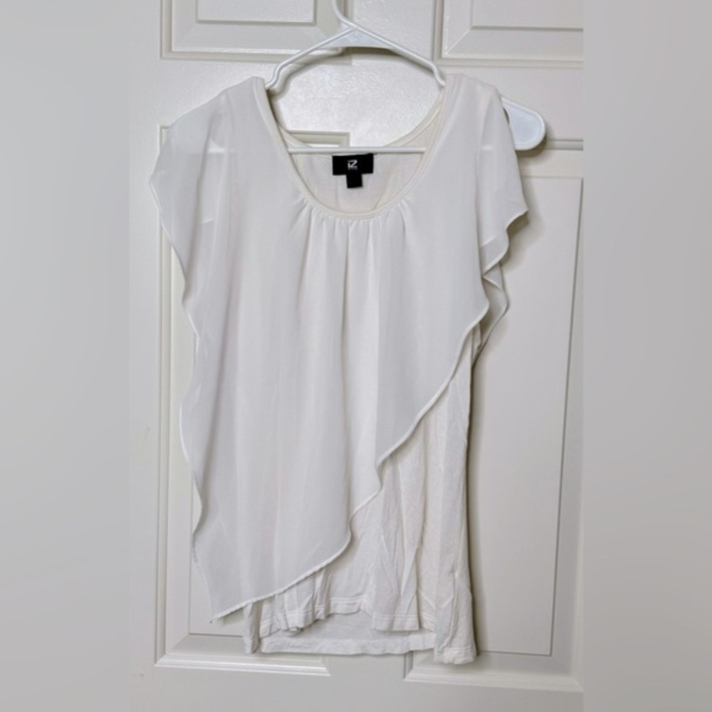 iZ BYER XL Light Sleeveless Top with piling (callout)